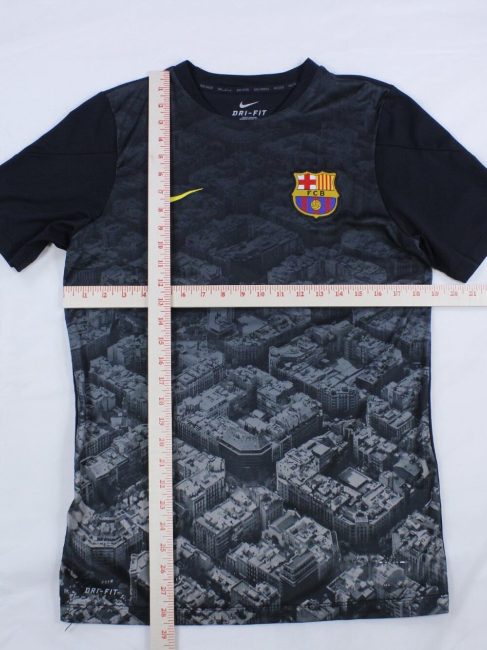 Nike FC Barcelona 2013/14 Training Jersey - Nike Dri-Fit - "Eixample" Design - Picture 9 of 9